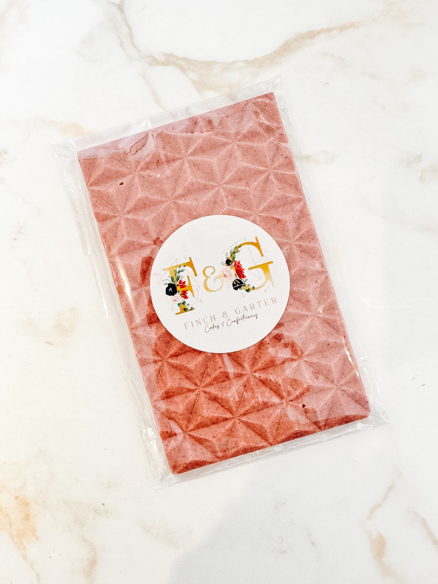 Finch & Garter strawberry and white chocolate bar handmade in the UK