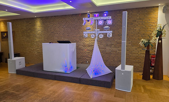 Neues DJ-Pult - Airfield.jpg