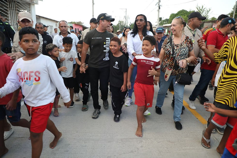 Residentes de Las Malvinas vuelven a sonreír: alcalde Char entrega 400 metros lineales de vías recuperadas