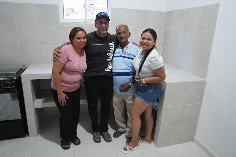 alcalde Alejandro Char continúa entregando mejoramientos de vivienda para transformar la calidad de vida de las familias barranquilleras.