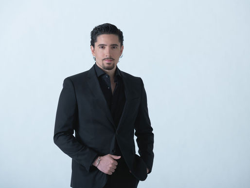 Álex Fernández nominado a Premios Juventud