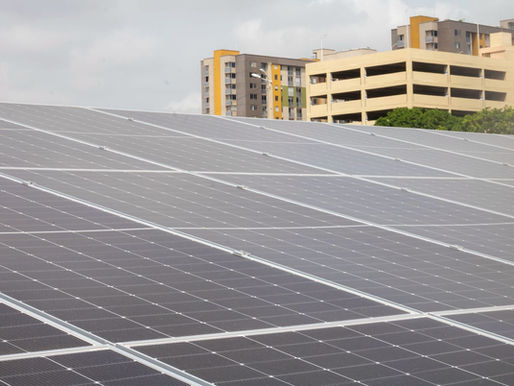 La IUB inaugura planta solar en sede Plaza de la Paz como apuesta por las energías limpias
