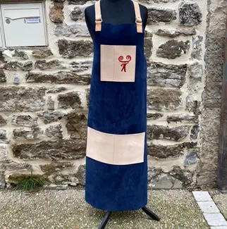 tablier-cuir-bleu