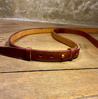 attache-cordelette-cuir