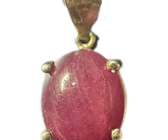 star_ruby_pendant_white_bg.jpeg