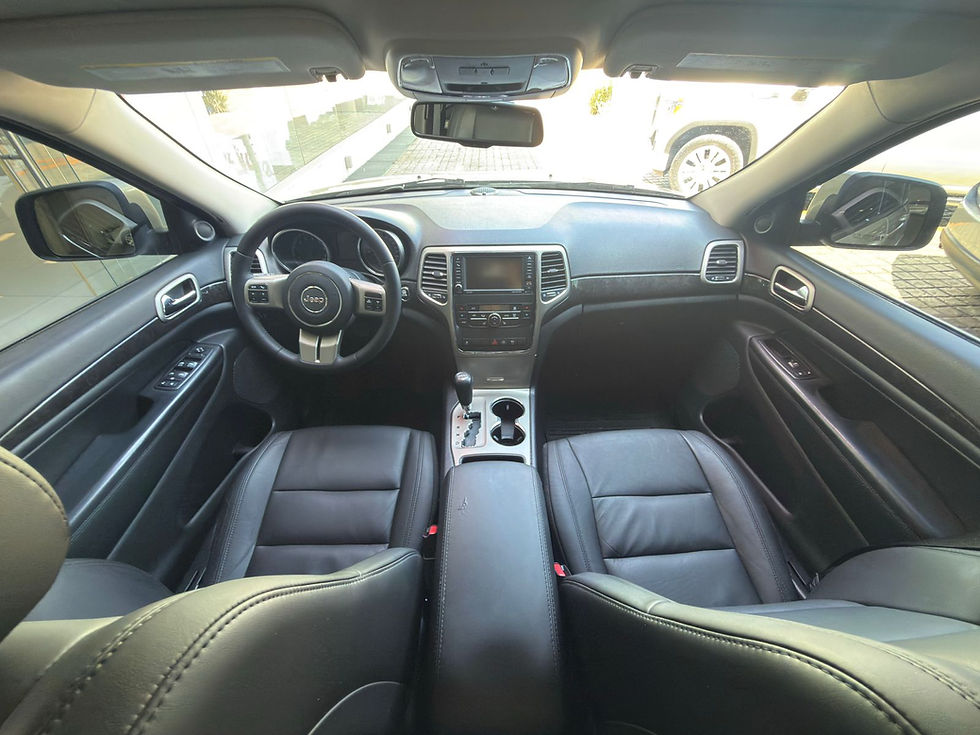 Miniatura: CHEROKEE LAREDO 4X2 2012 