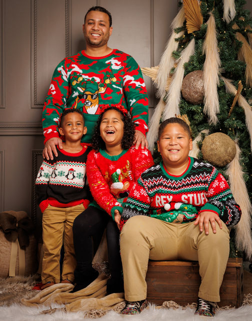 ElianaFamilyChristmas2022-145