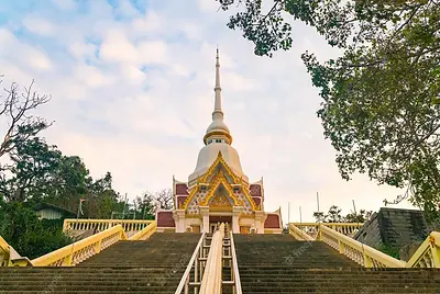 Ansicht des Treppenaufstiegs zum-Khao-Takiab-Temple