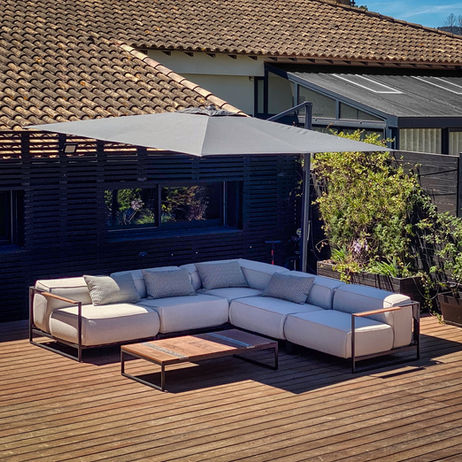 terrasse ombragée avec canapé haut de gamme Talenti Casilda