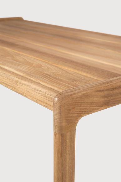 détail table basse en teck massif haut de gamme