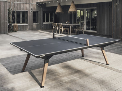 Table de ping pong Cornilleau élégante et convertible. Profitez du printemps dehors. À découvrir chez WAHO ou à tester à Saint-Rémy-de-Provence.