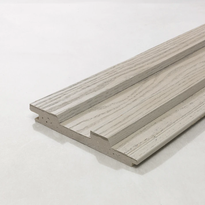 Bardage extérieur Millboard Envello Board & Batten+ finition Smoked Oak, esthétique bois naturel pour façades durables et élégantes WAHO