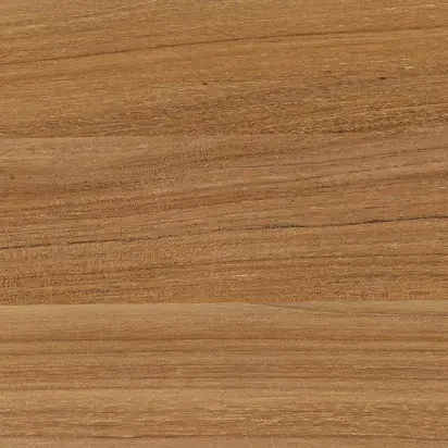 Zoom sur la finition naturelle du bois de teck de la collection MEDITERRANEO de Gervasoni