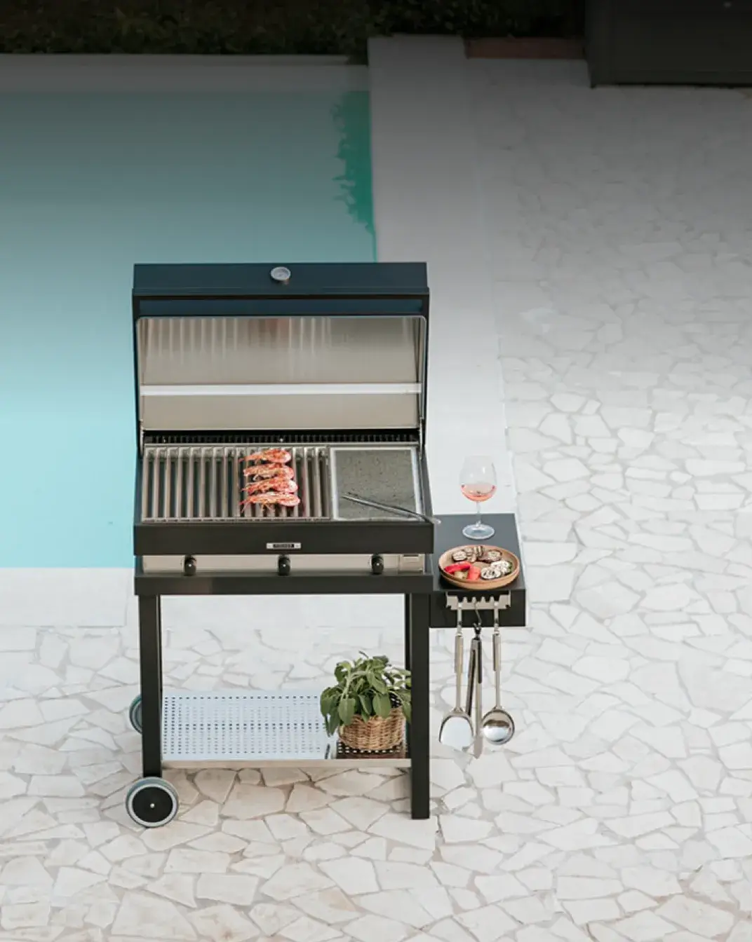 barbecue à gaz avec cuisson indirecte