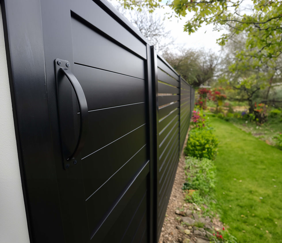 Sleek aluminium Garden fence in the Northwest UK