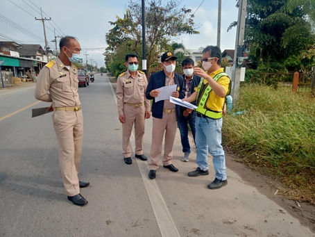 นายกเทศมนตรี ลงพื้นที่ร่วมกับ เจ้าหน้าที่แขวงทางหลวงลำพูน ตรวจสอบแนวรางระบายน้ำ