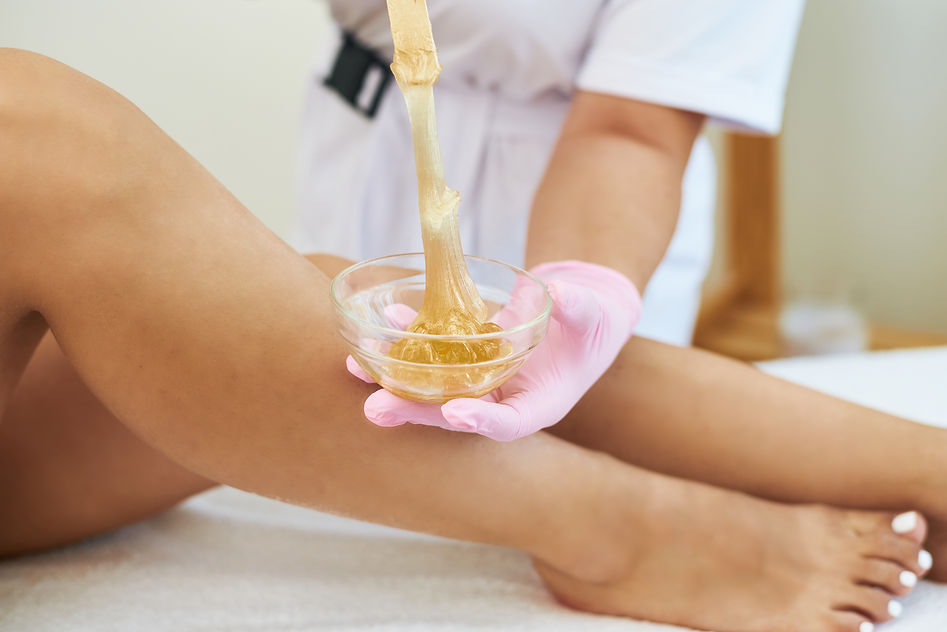 cosmetologist-is-doing-depilation.jpg
