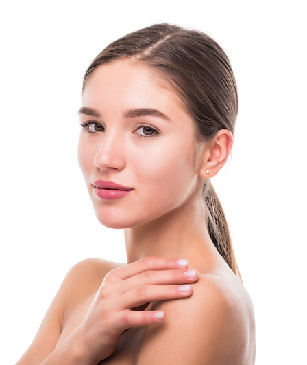 A pretty lady with her hands on her shoulder posing with a beautiful smile