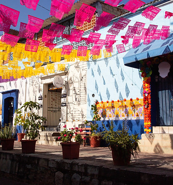 oaxaca-mexico-1st-january-2025-views-colorful-streets-xochimilco-neighborhood.jpg
