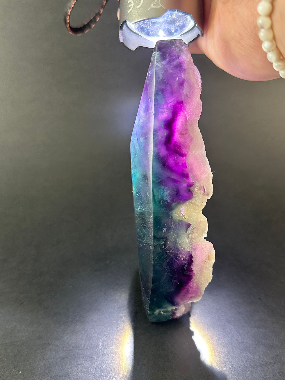 Miniature : Pointe de flèche de fluorite semi-polie