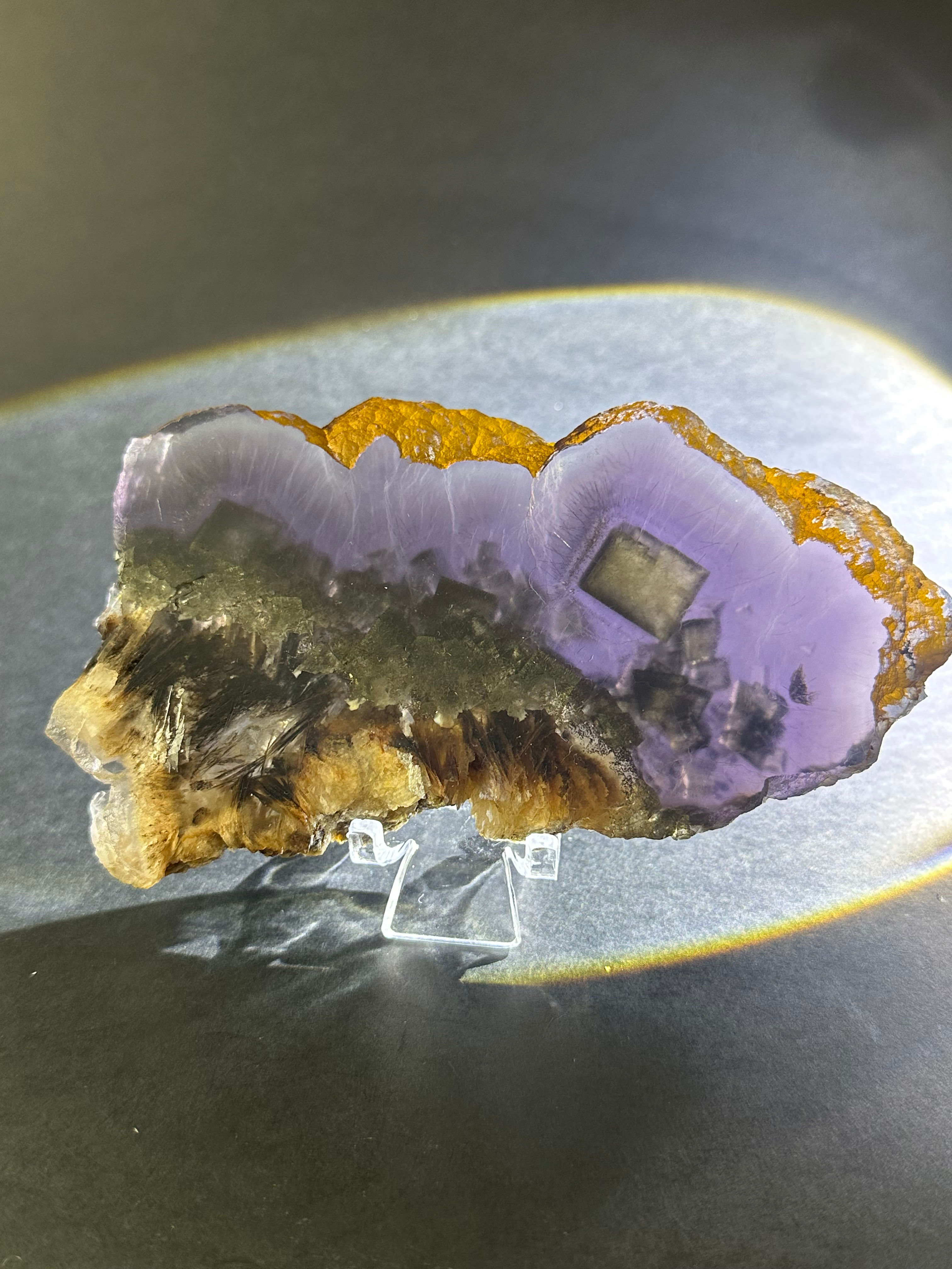 Plaque de fluorite jaune et pyrite