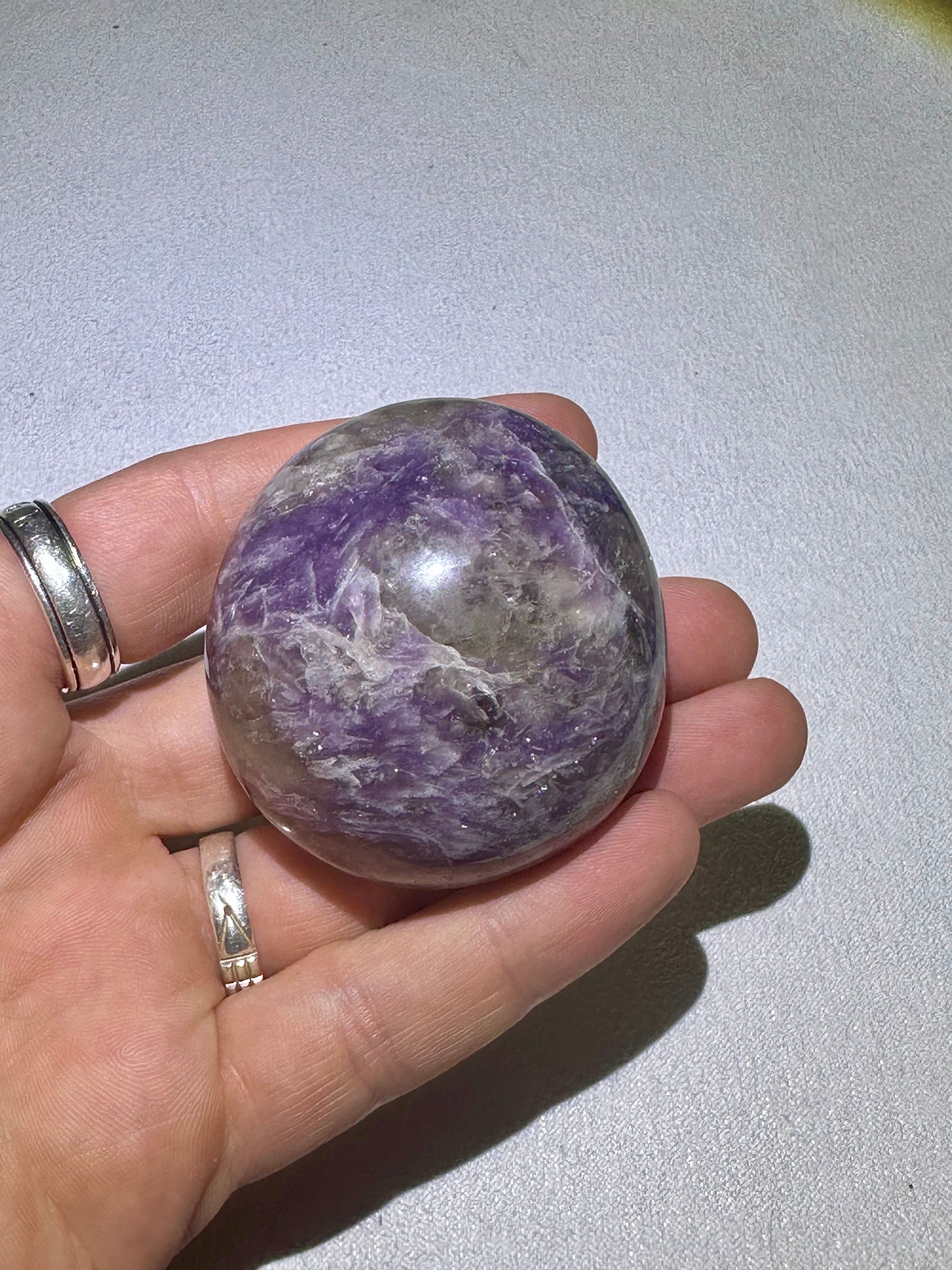 Pierre de paume en lépidolite