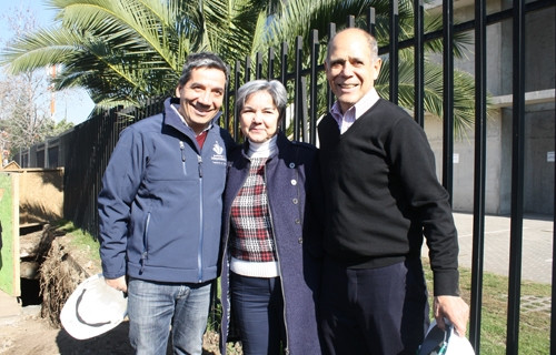 El alcalde Durán junto a la decana Morales y el vicerrector Juan Cortés.