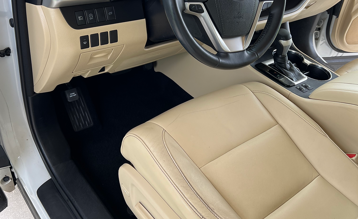 clean-tan-interior-spotless-shiny