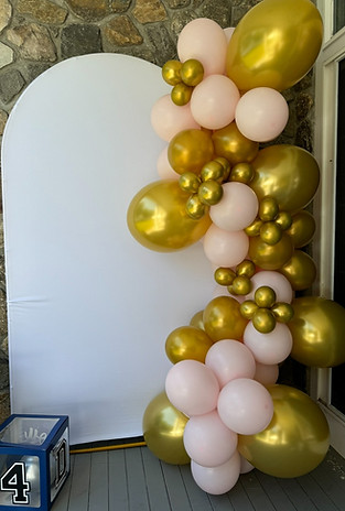 pink and gold garland.jpg