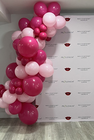 dark pink garland_edited.jpg