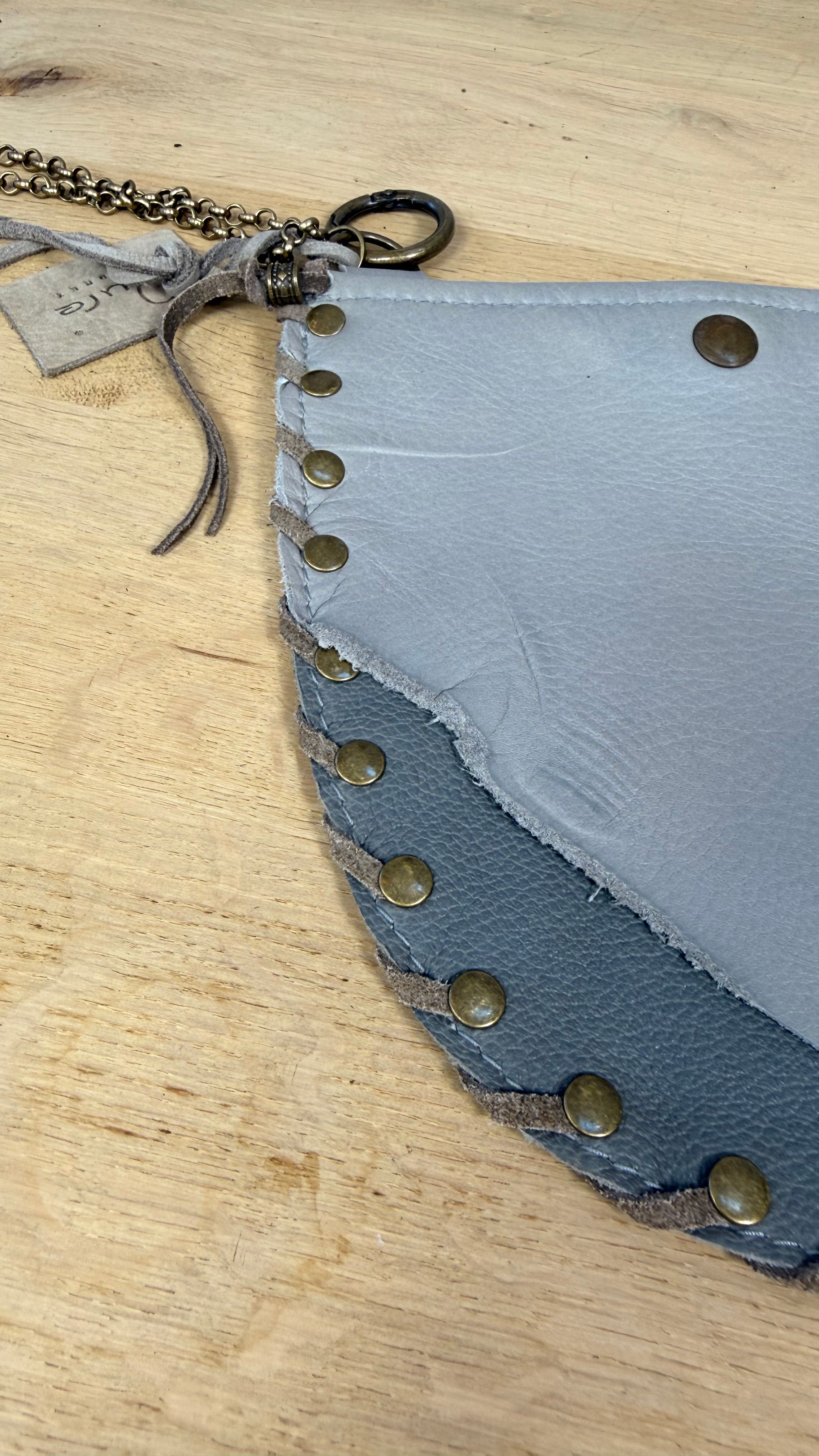 Taupe leren Jeans tasje - handgemaakt
