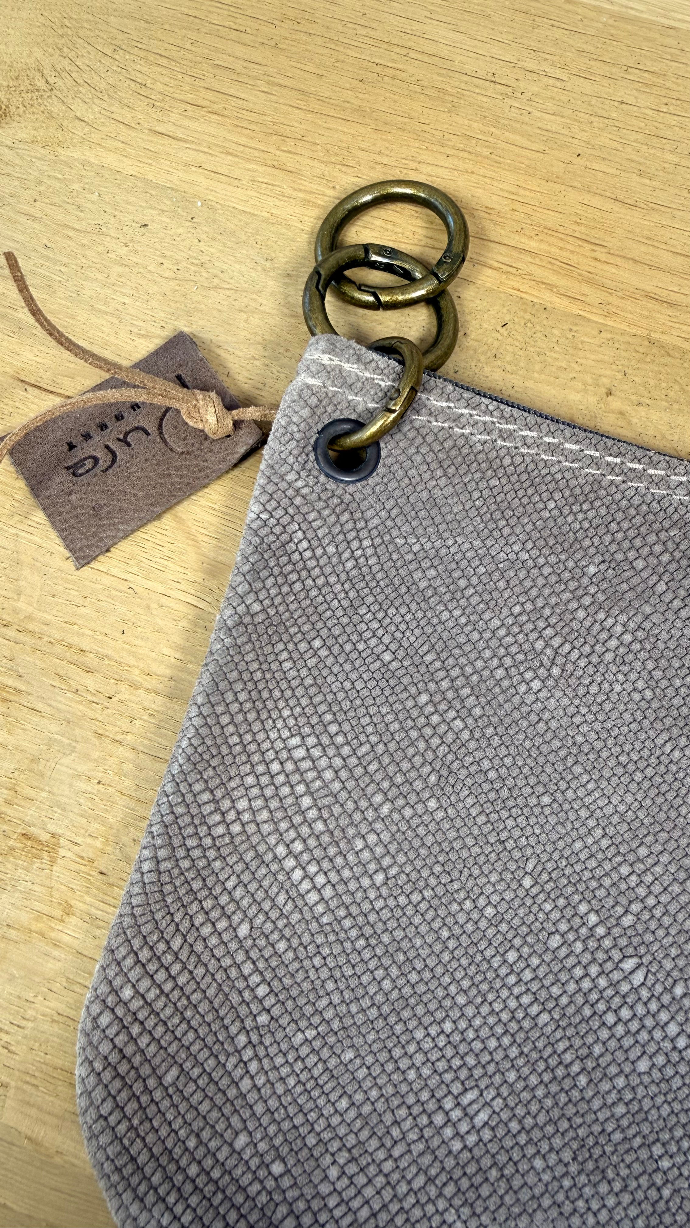 Beige leren Jeans tasje  - handgemaakt 