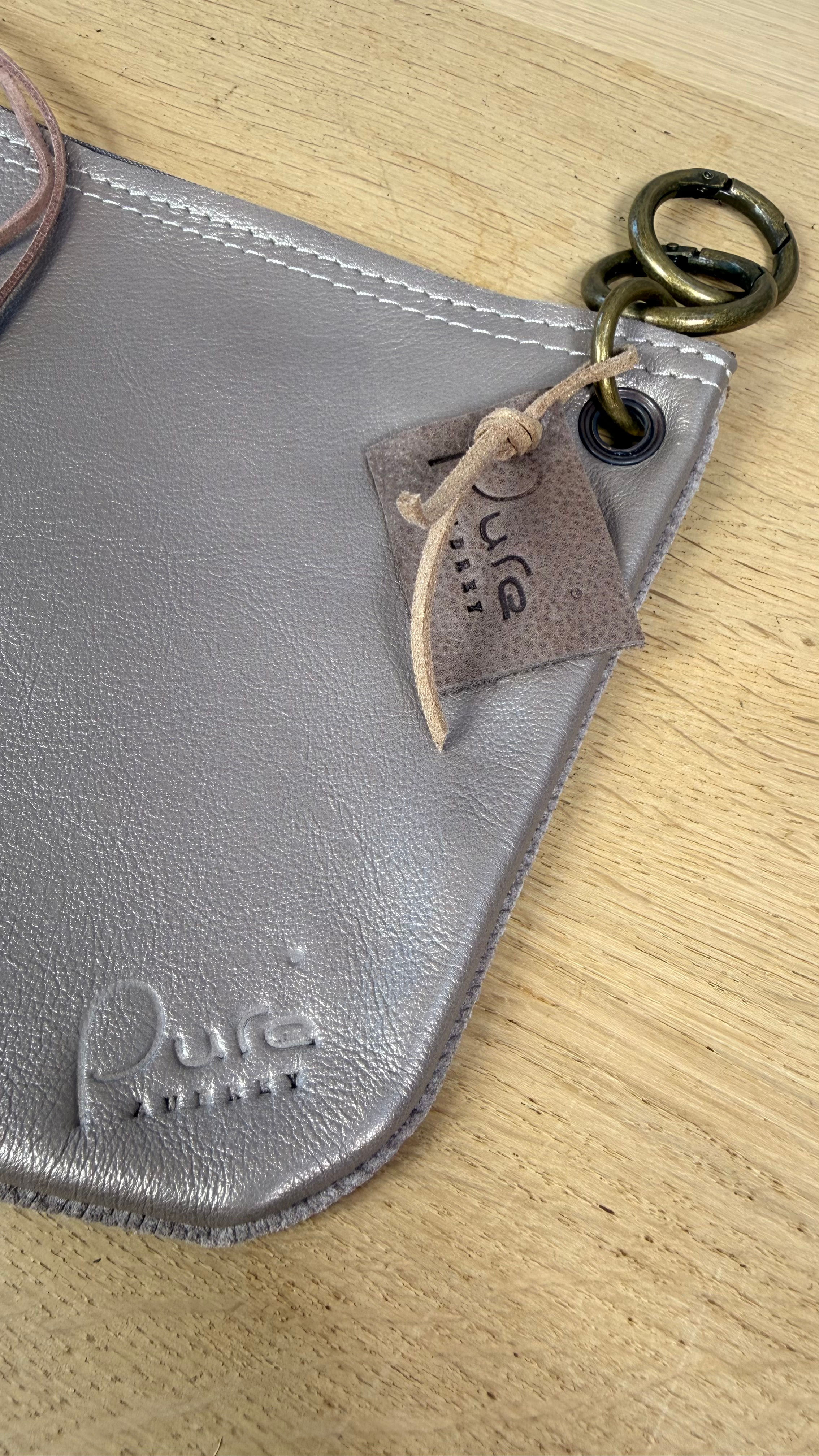 Beige leren Jeans tasje  - handgemaakt 