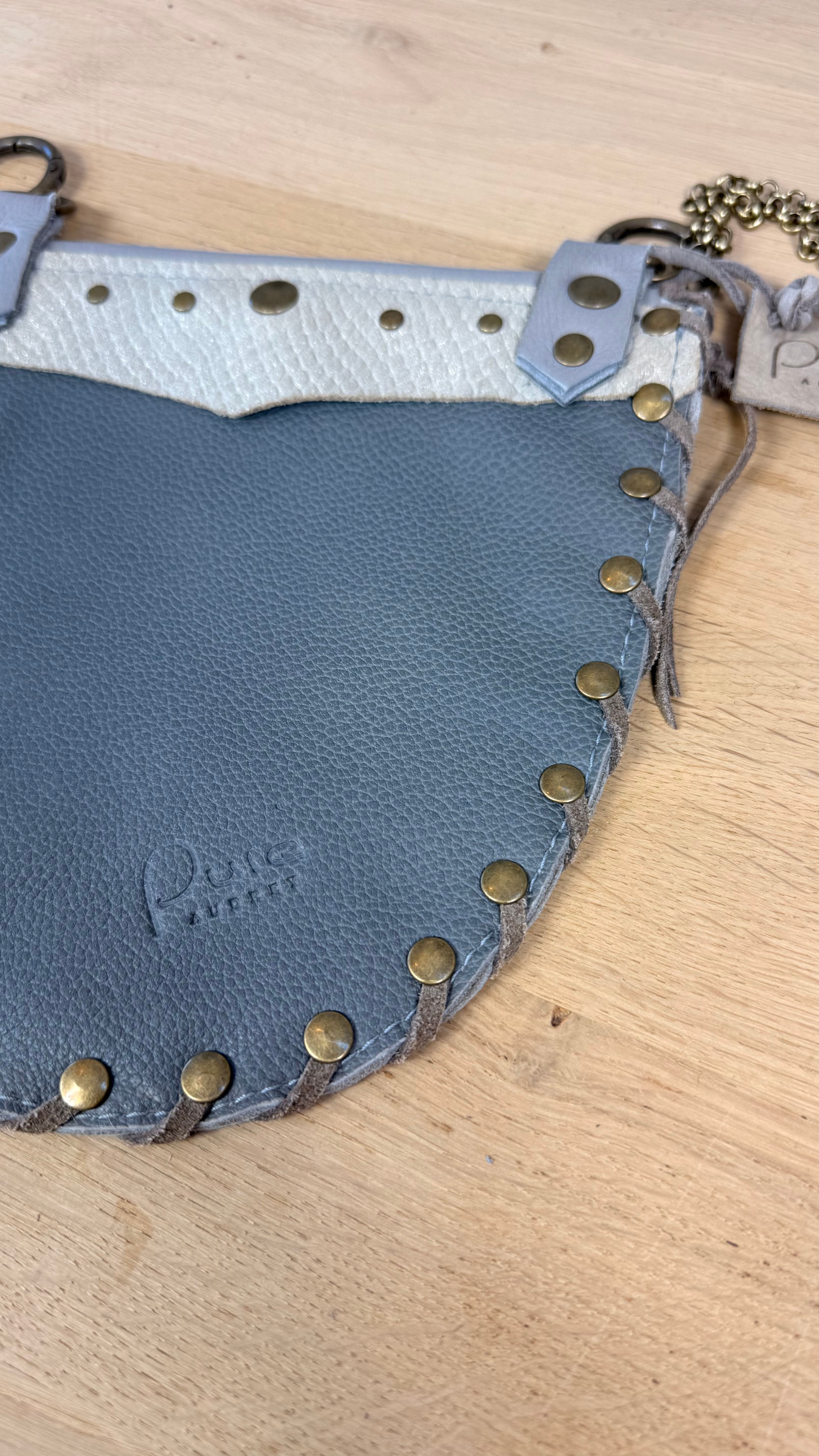 Taupe leren Jeans tasje - handgemaakt