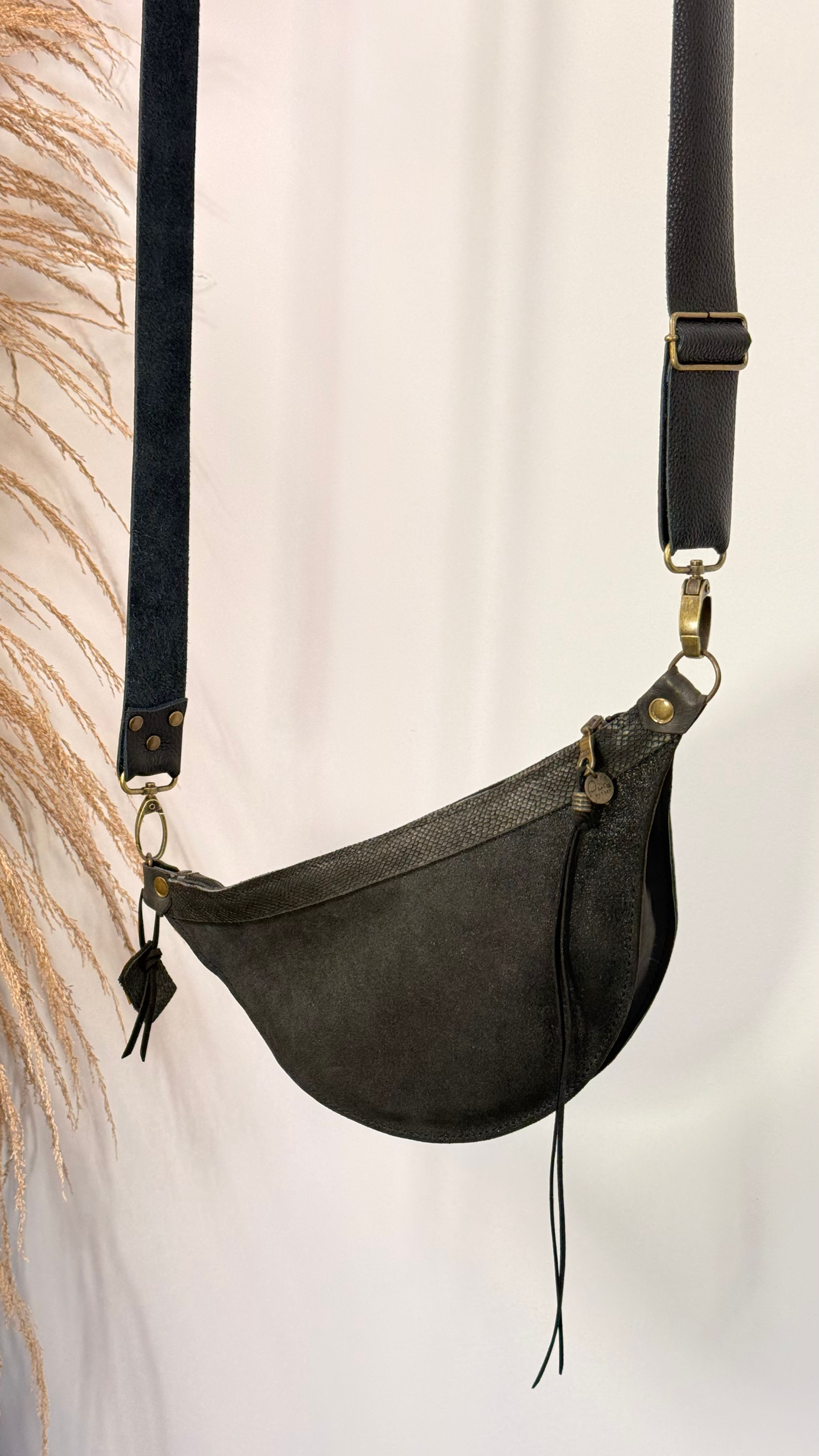 Zwarte Leren schoudertas - handgemaakt 