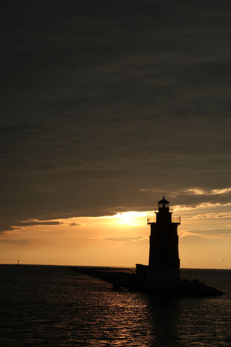 Lighthouse Sillhouette