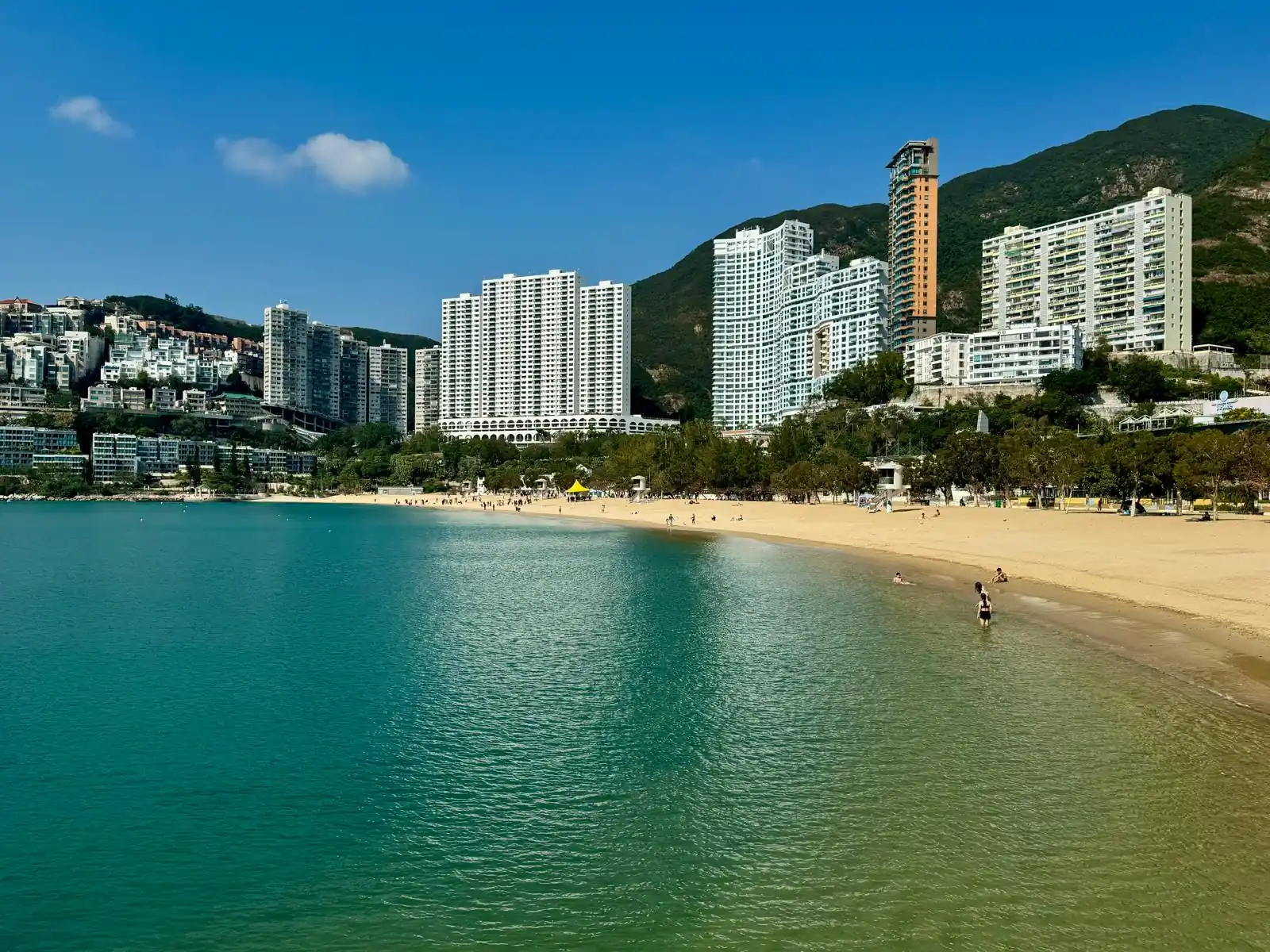 Repulse Bay Beach sable fin gratte-ciel Hong Kong