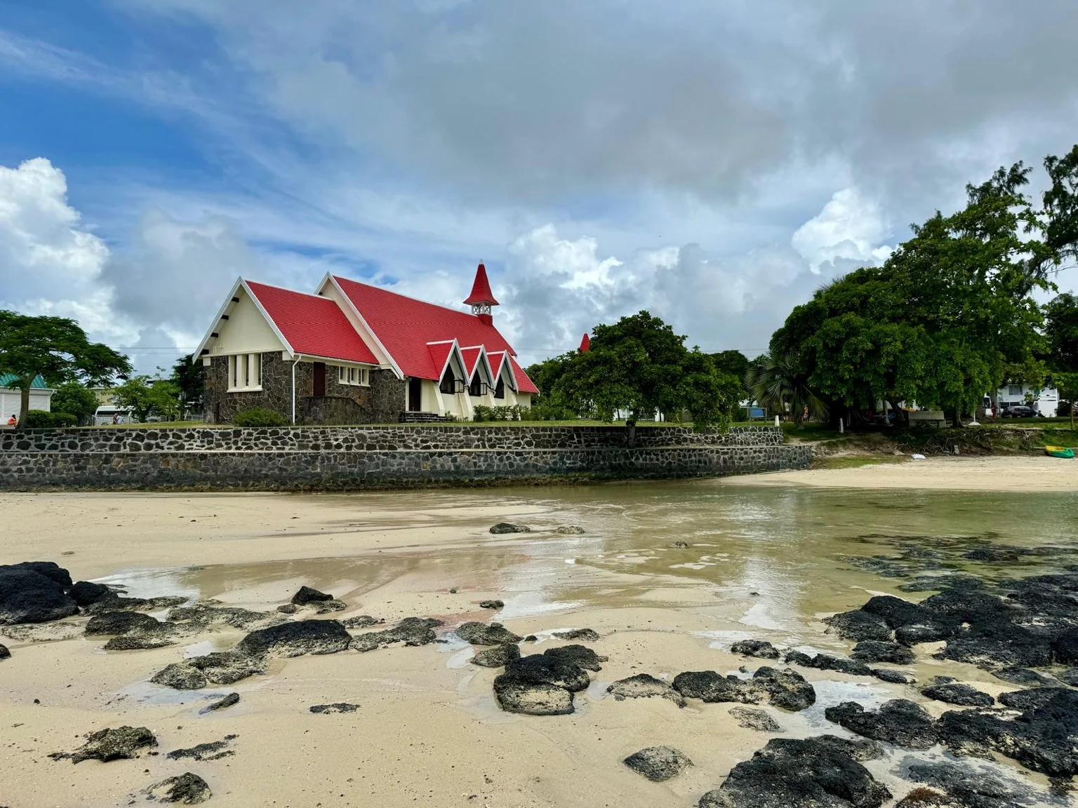 Église toit rouge plage Cap Malheureux nord île Maurice