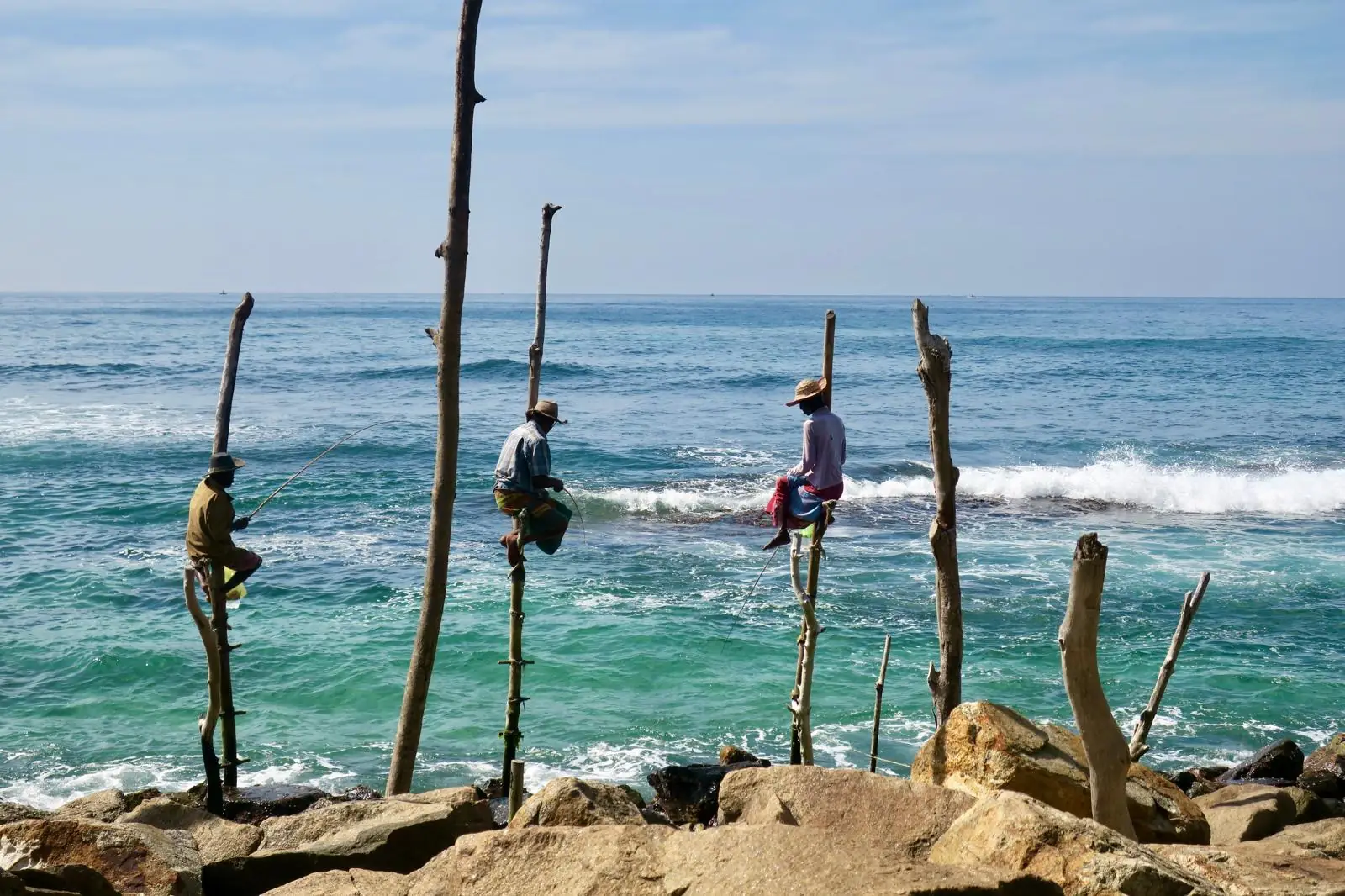 Pêcheurs échasses côte sud Sri Lanka
