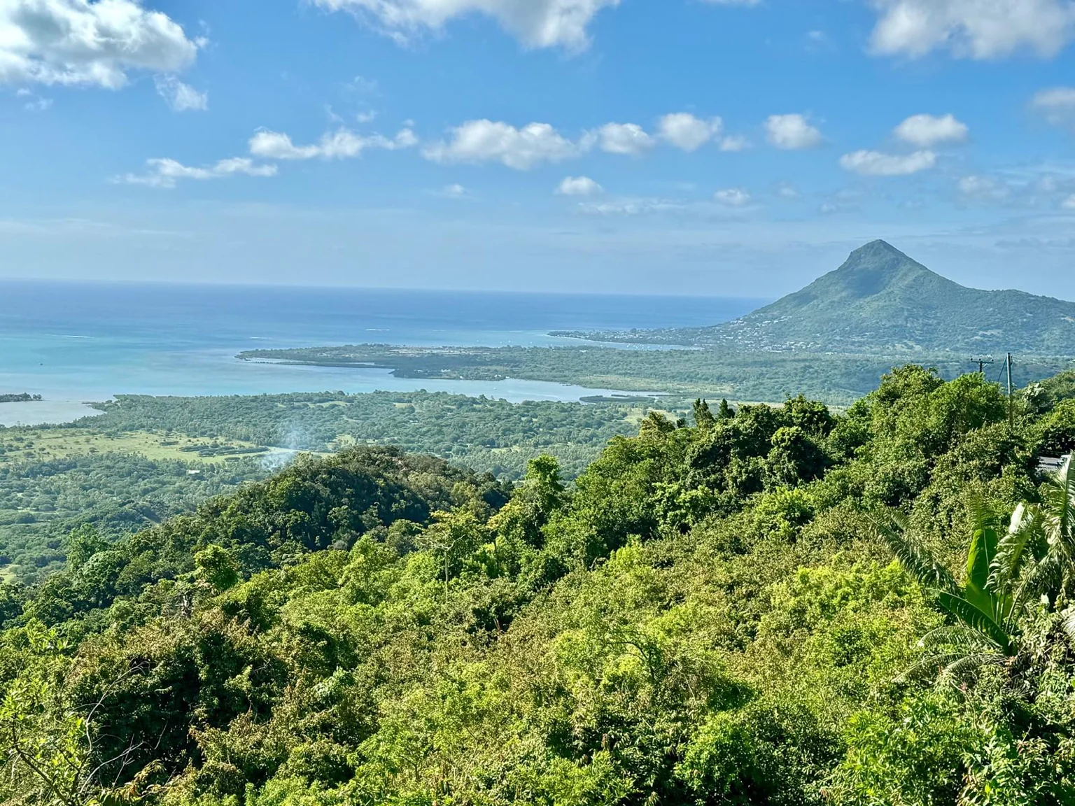 Panorama montagne océan sud île Maurice
