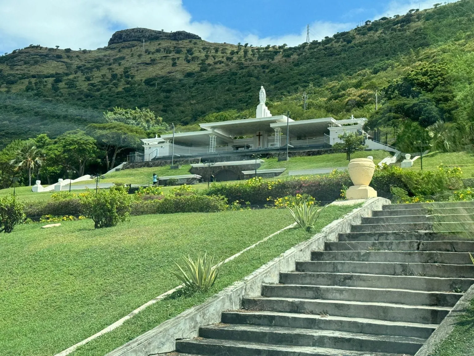 Sanctuaire Marie Reine Paix colline Port Louis île Maurice