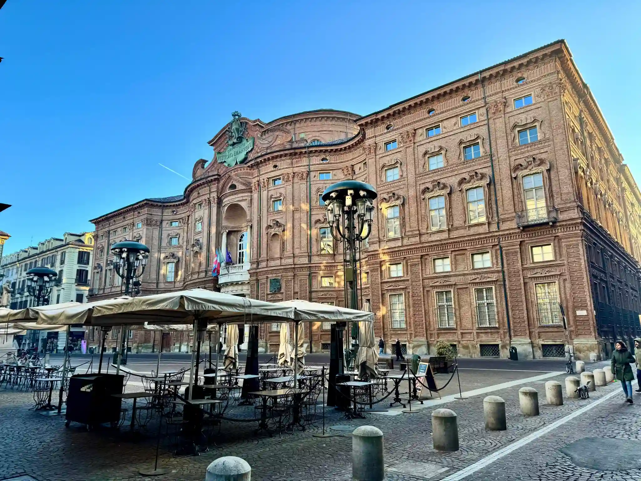 Théâtre Regio colonnes terrasse Turin Italie