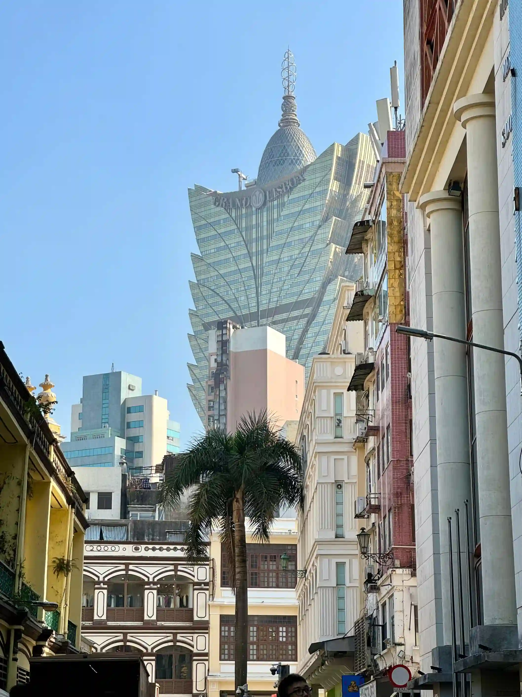 Grand Lisboa Casino architecture futuriste Macao