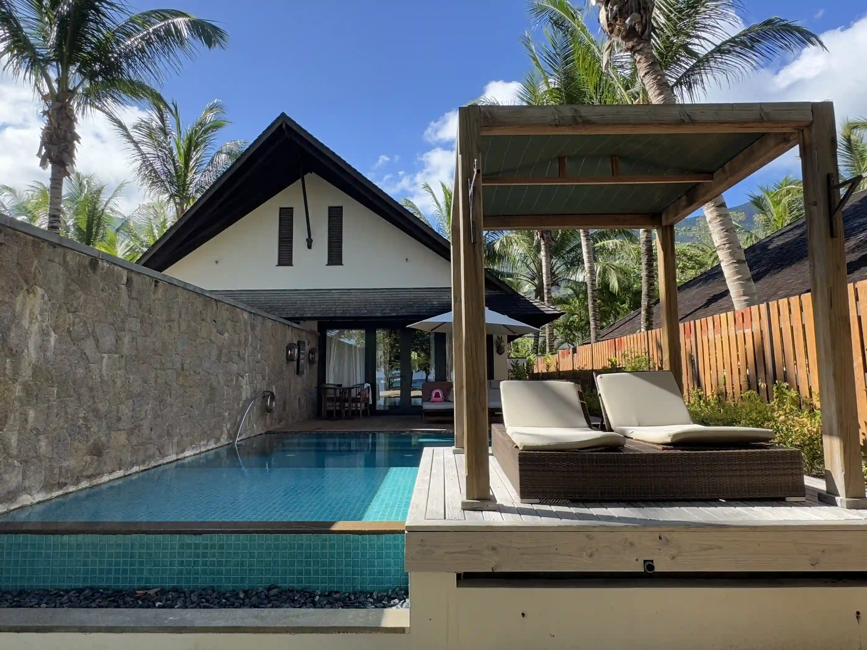 Villa piscine privée pergola Story Hotel Mahé Seychelles