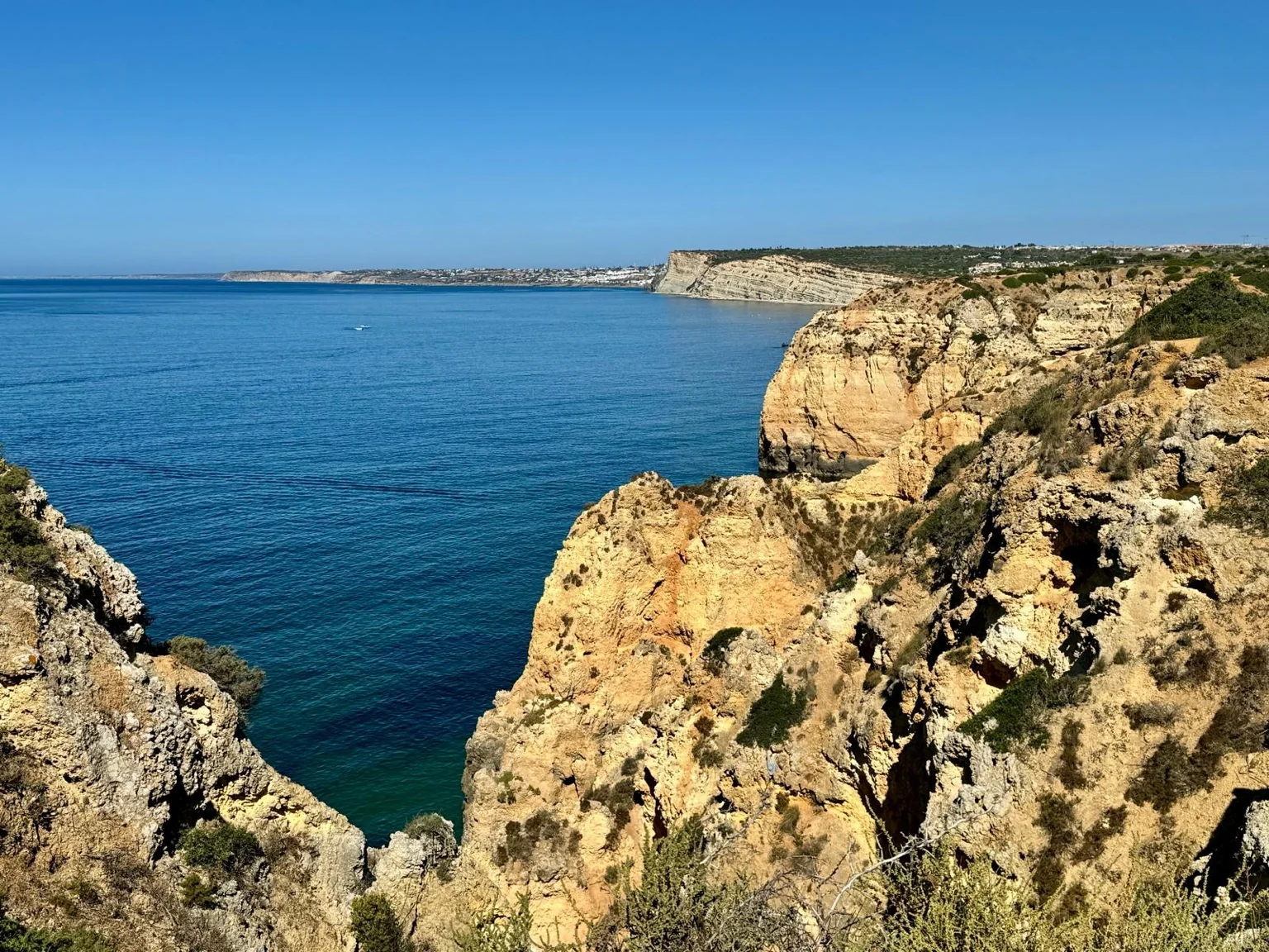 Panorama côte rocheuse Ponta da Piedade mer bleue Lagos Algarve