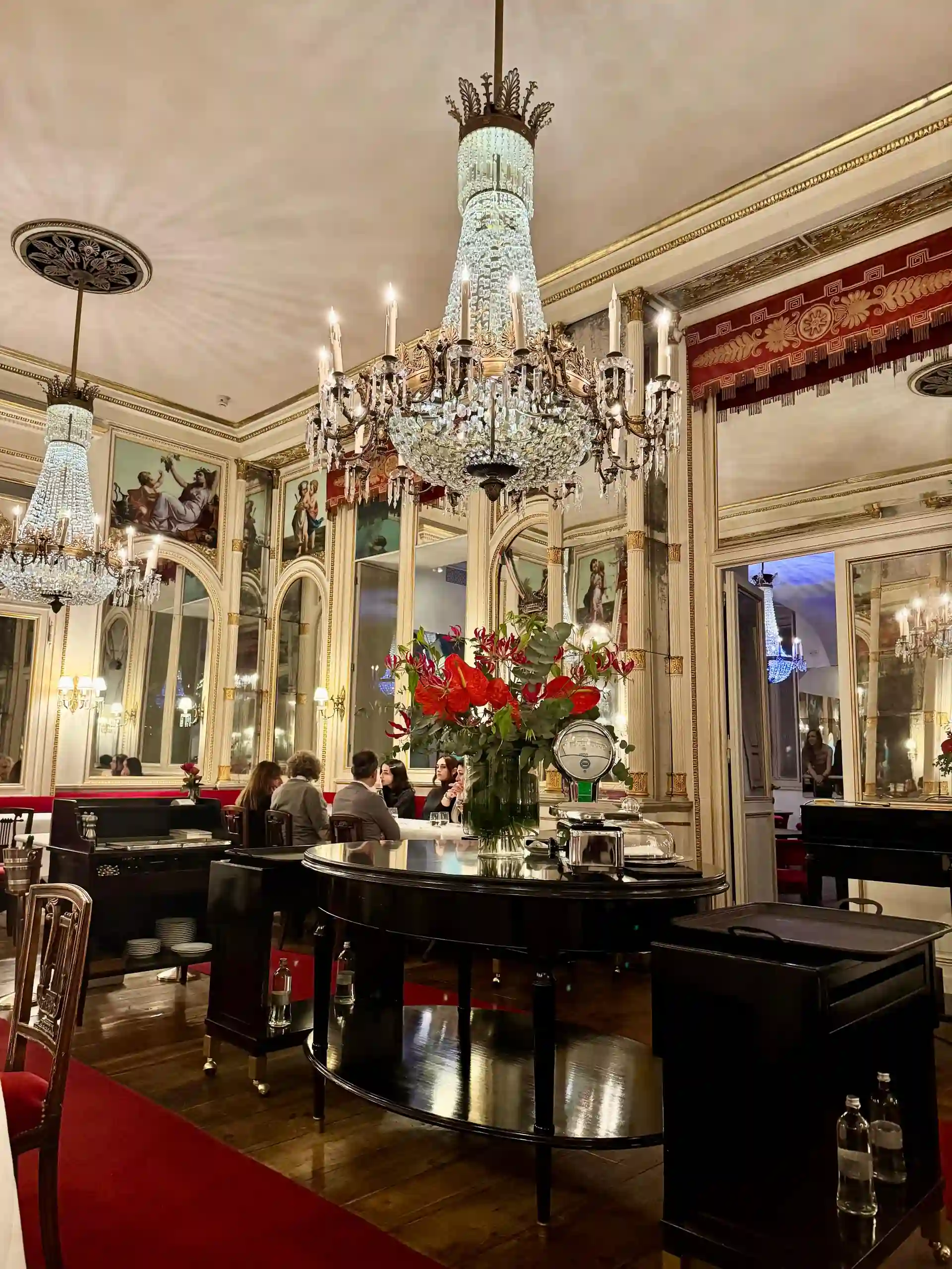 Salon thé lustre cristal Turin Italie