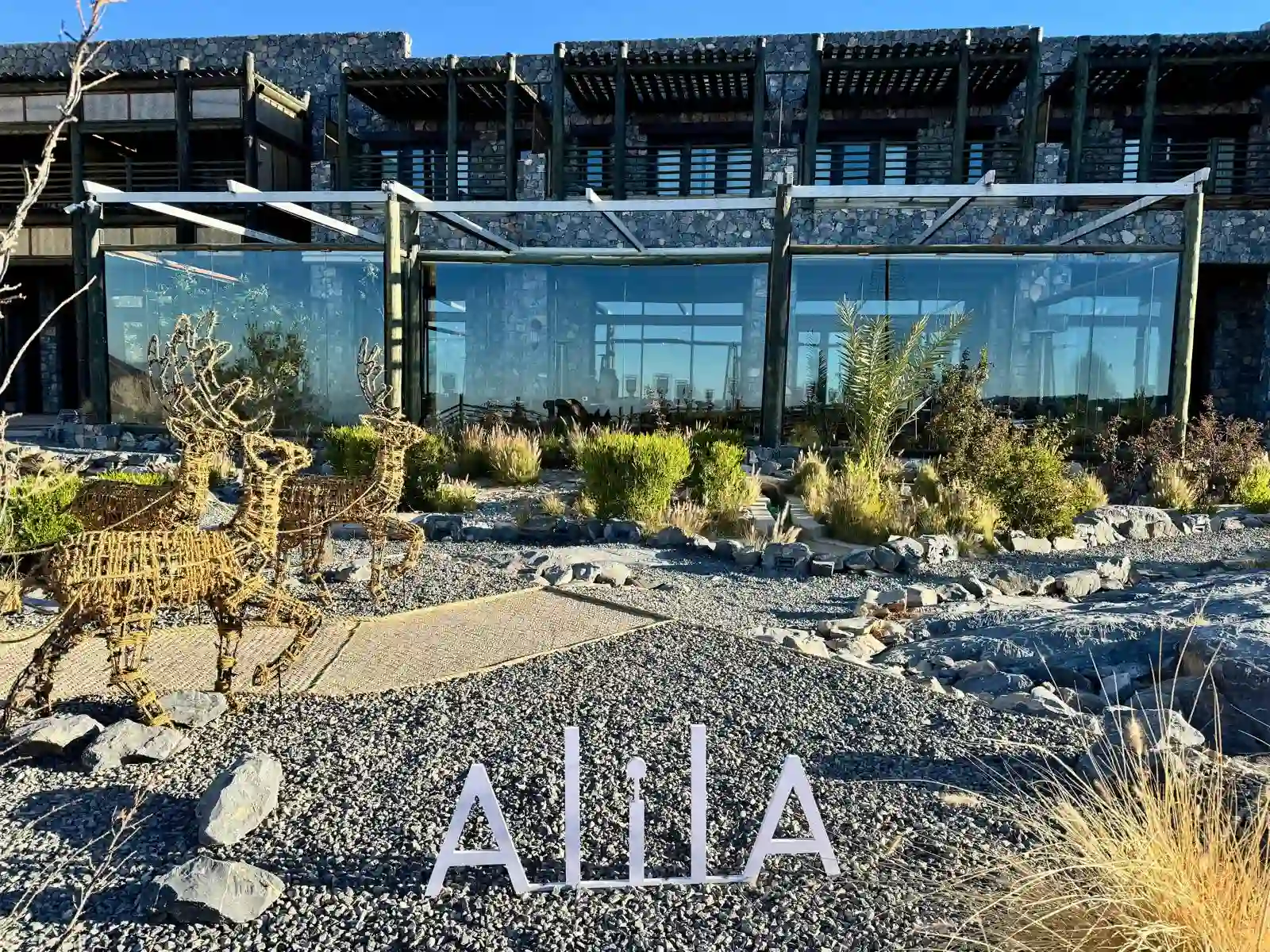 Façade hôtel Alila Jabal Akhdar montagnes Oman