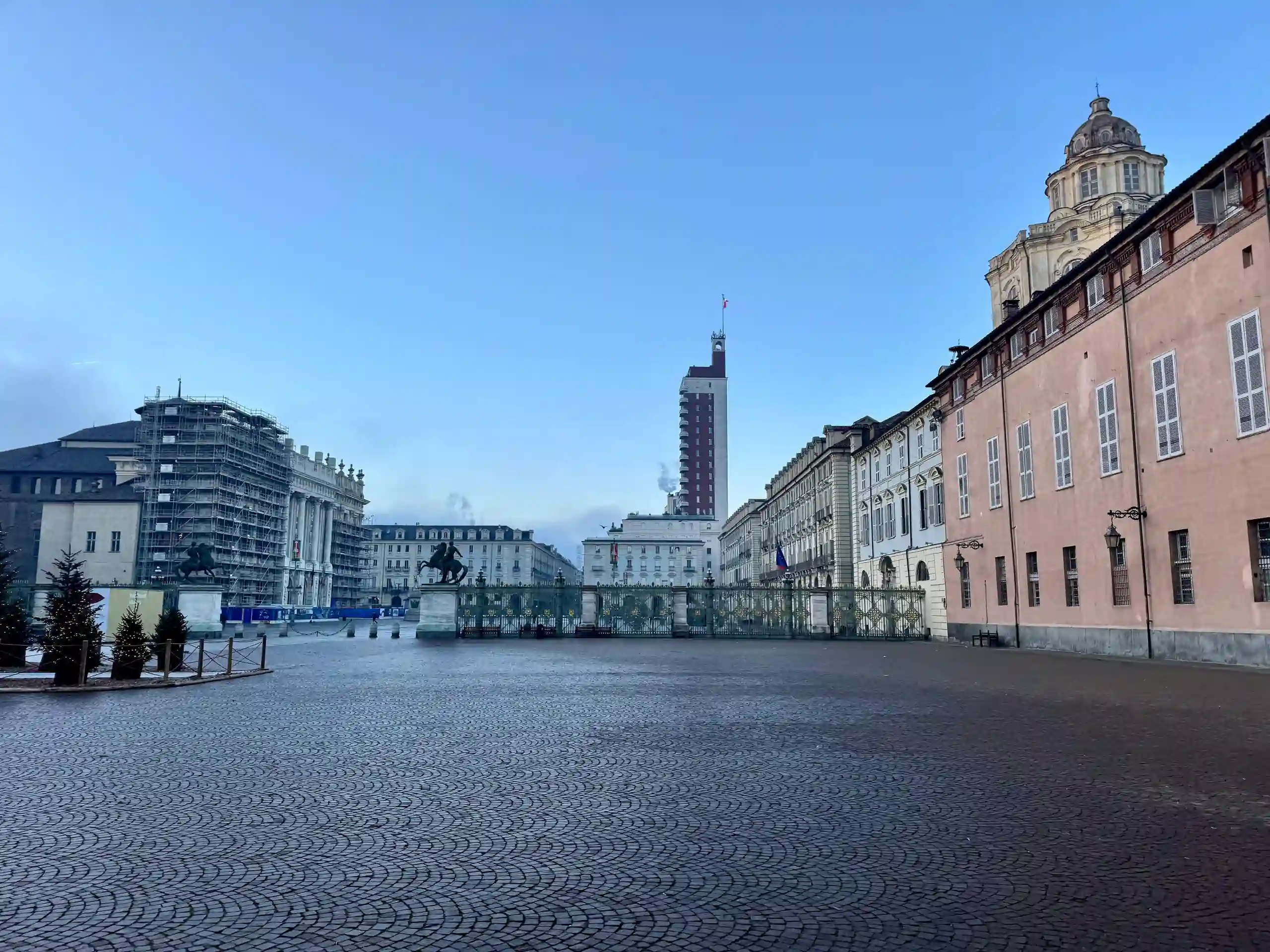 Piazza Castello palais église Turin Italie