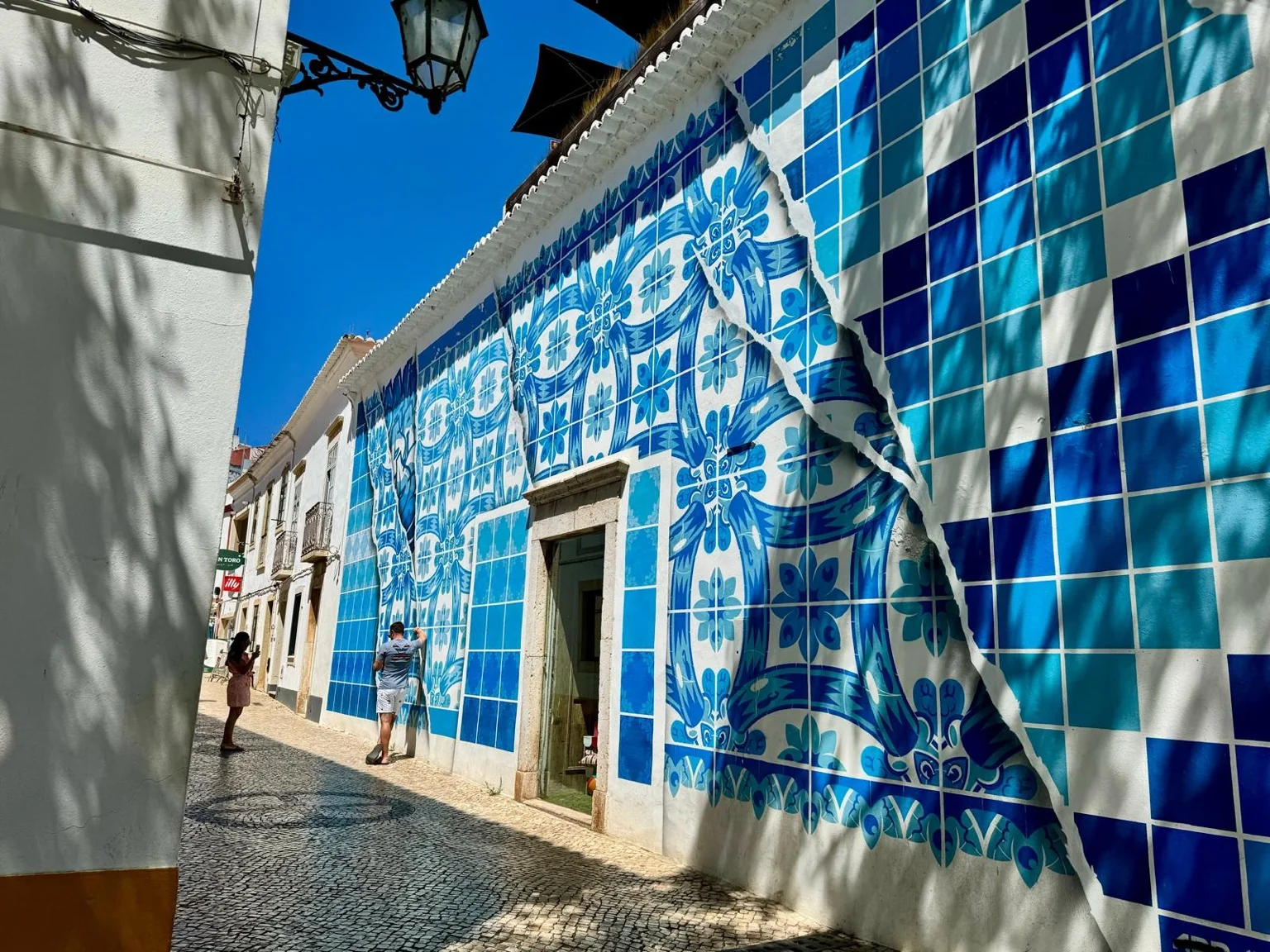 Azulejos bleus façade ruelle Lagos Algarve Portugal