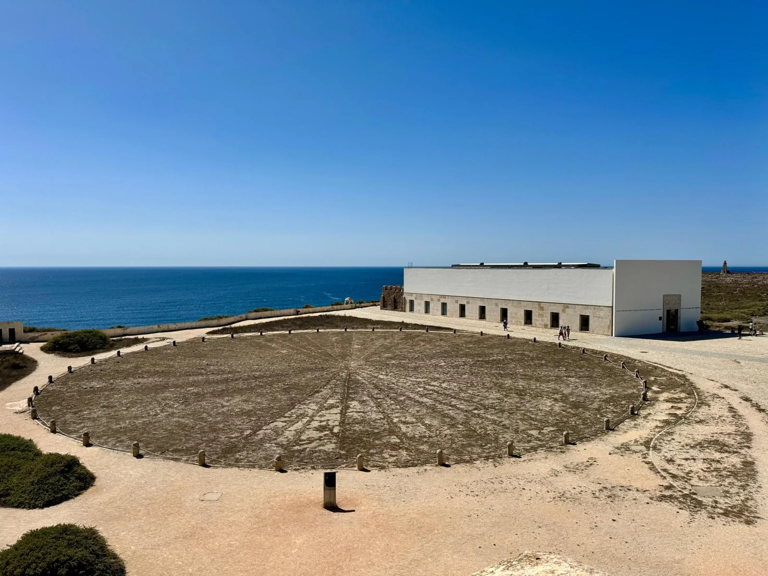 Forteresse Sagres rose des vents océan Algarve Portugal